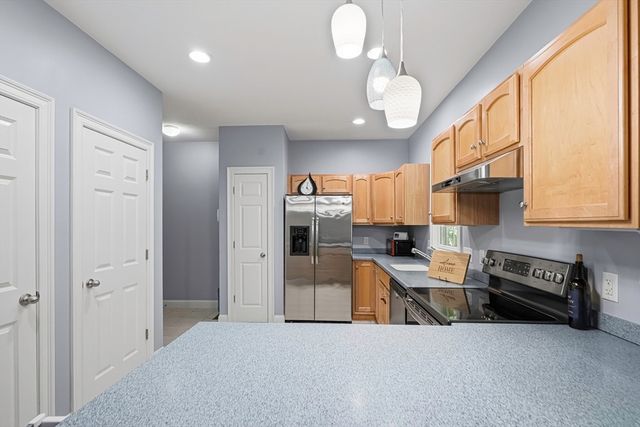 13 Knowlton Cir 13, Upton, MA 01568