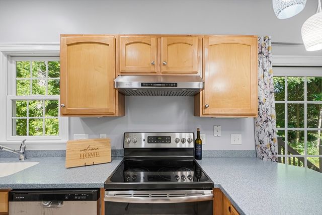 13 Knowlton Cir 13, Upton, MA 01568