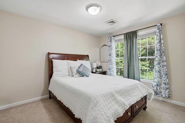 13 Knowlton Cir 13, Upton, MA 01568