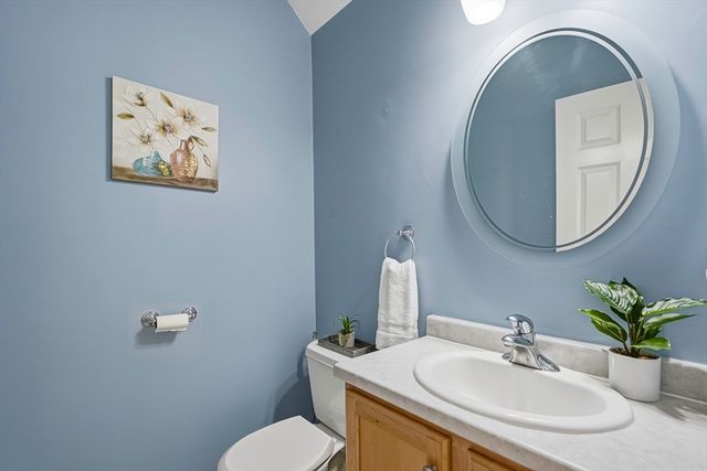 13 Knowlton Cir 13, Upton, MA 01568