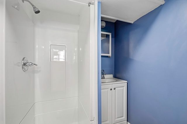 13 Knowlton Cir 13, Upton, MA 01568