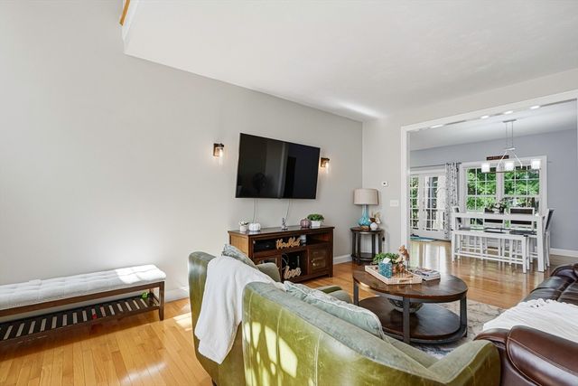 13 Knowlton Cir 13, Upton, MA 01568