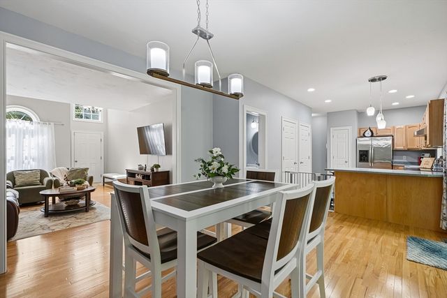 13 Knowlton Cir 13, Upton, MA 01568