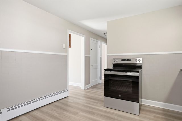 6 Pleasant St, Chelmsford, MA 01824