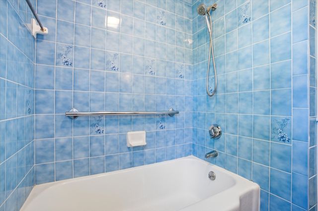 6 Pleasant St, Chelmsford, MA 01824
