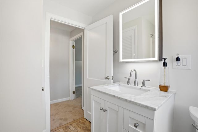 6 Pleasant St, Chelmsford, MA 01824