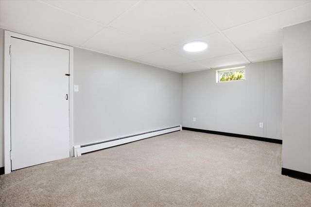 6 Pleasant St, Chelmsford, MA 01824