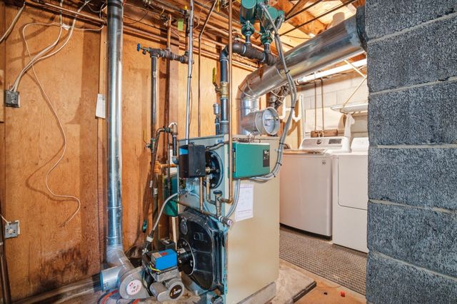 6 Pleasant St, Chelmsford, MA 01824