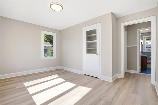 6 Pleasant St, Chelmsford, MA 01824