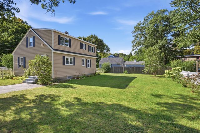 6 Pleasant St, Chelmsford, MA 01824