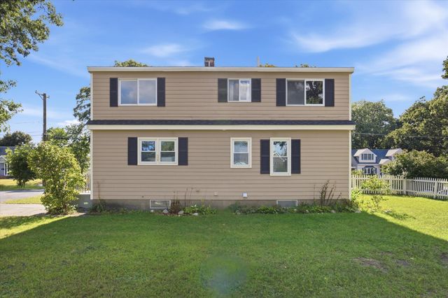 6 Pleasant St, Chelmsford, MA 01824