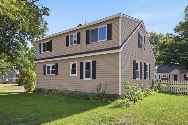 6 Pleasant St, Chelmsford, MA 01824