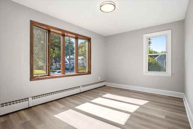 6 Pleasant St, Chelmsford, MA 01824