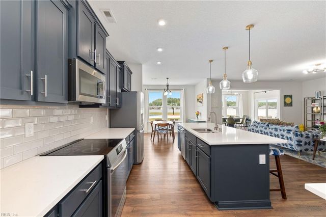 103 Ashbee CT, Moyock, NC 27958