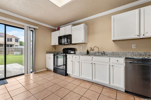 6007 LIMESTONE MILL DR, San Antonio, TX 78244