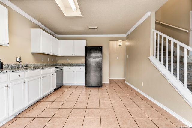 6007 LIMESTONE MILL DR, San Antonio, TX 78244