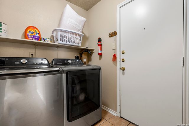 6007 LIMESTONE MILL DR, San Antonio, TX 78244