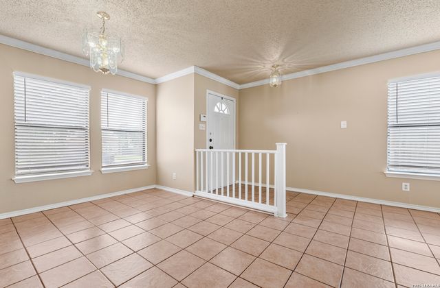 6007 LIMESTONE MILL DR, San Antonio, TX 78244