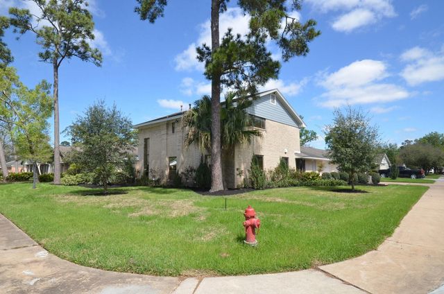 2711 Williamsburg Drive, Dickinson, TX 77539