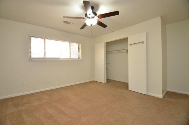 2711 Williamsburg Drive, Dickinson, TX 77539
