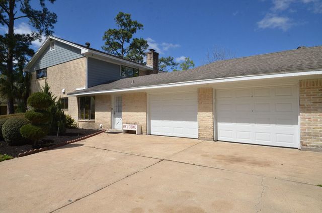 2711 Williamsburg Drive, Dickinson, TX 77539