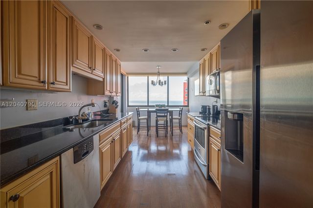 1581 Brickell Ave PH104, Miami, FL 33129