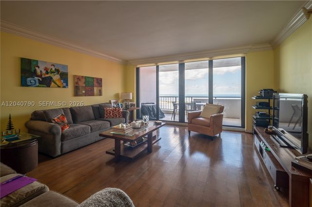 1581 Brickell Ave PH104, Miami, FL 33129