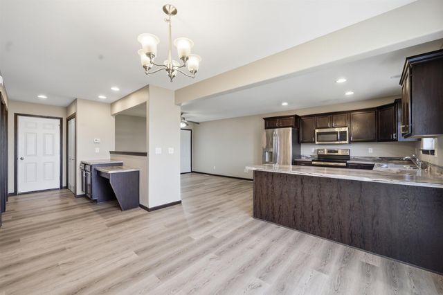 1615 Darby Drive, Waterloo, IA 50702