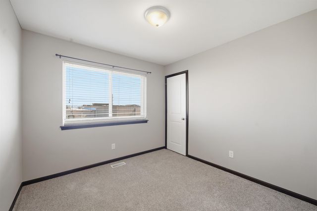1615 Darby Drive, Waterloo, IA 50702