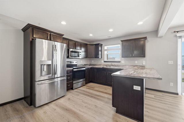 1615 Darby Drive, Waterloo, IA 50702
