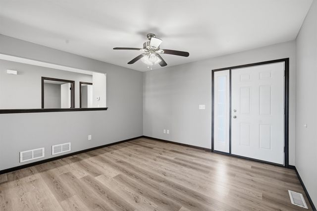 1615 Darby Drive, Waterloo, IA 50702