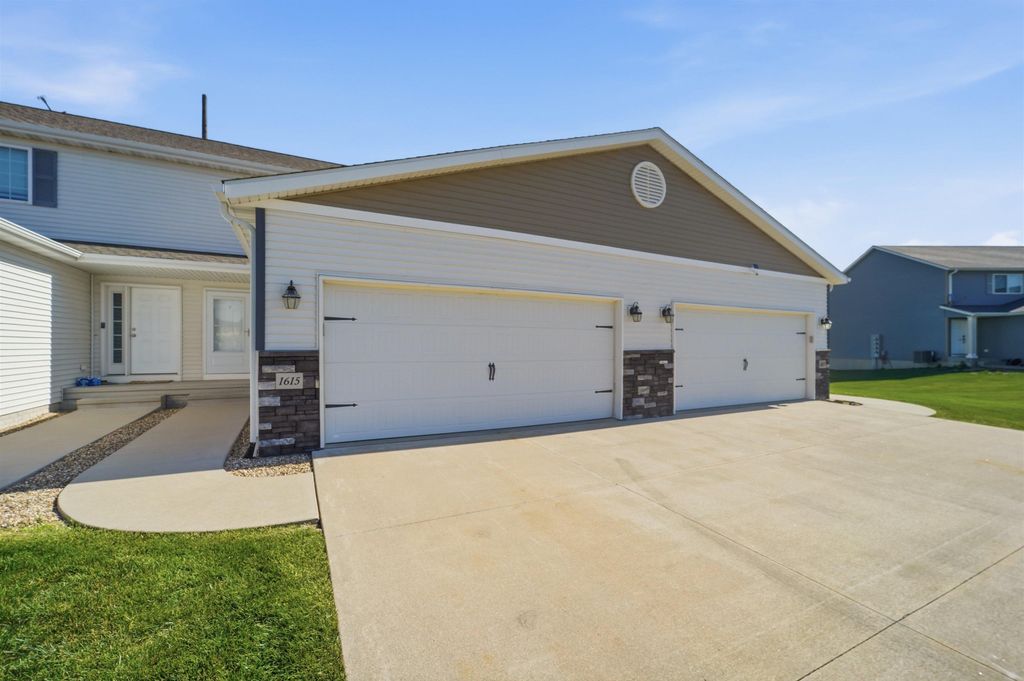 1615 Darby Drive, Waterloo, IA 50702