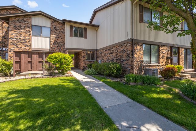 7345 Winthrop Way 10, Downers Grove, IL 60516