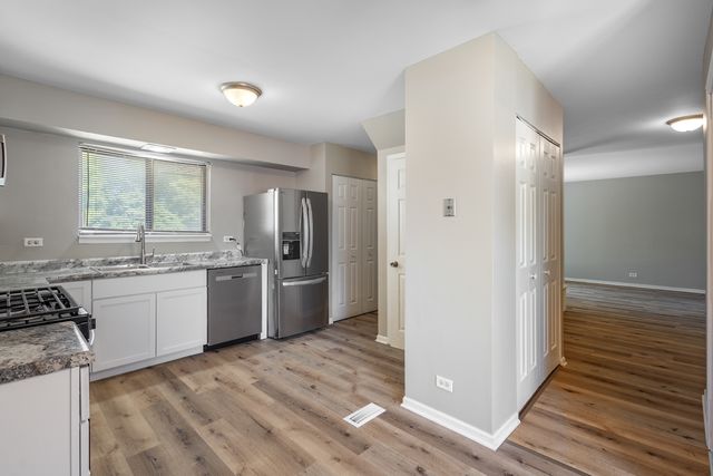 7345 Winthrop Way 10, Downers Grove, IL 60516