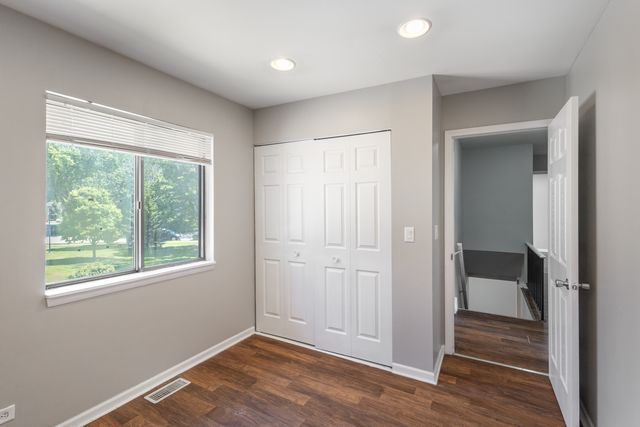 7345 Winthrop Way 10, Downers Grove, IL 60516