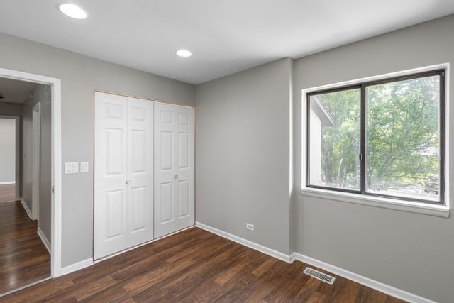 7345 Winthrop Way 10, Downers Grove, IL 60516