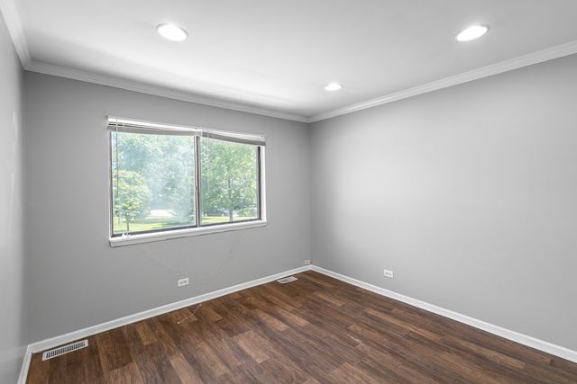 7345 Winthrop Way 10, Downers Grove, IL 60516