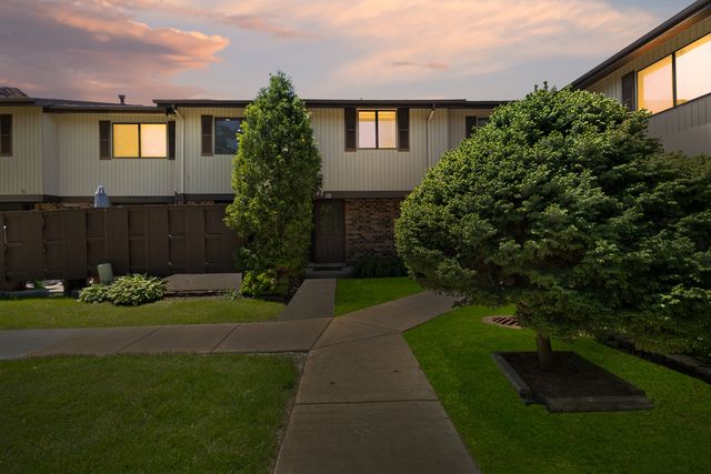7345 Winthrop Way 10, Downers Grove, IL 60516