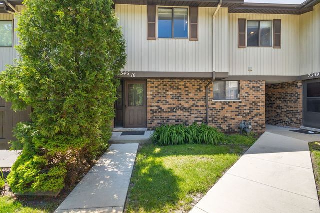 7345 Winthrop Way 10, Downers Grove, IL 60516