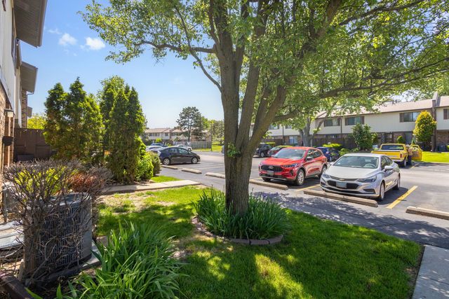 7345 Winthrop Way 10, Downers Grove, IL 60516