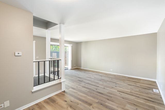 7345 Winthrop Way 10, Downers Grove, IL 60516