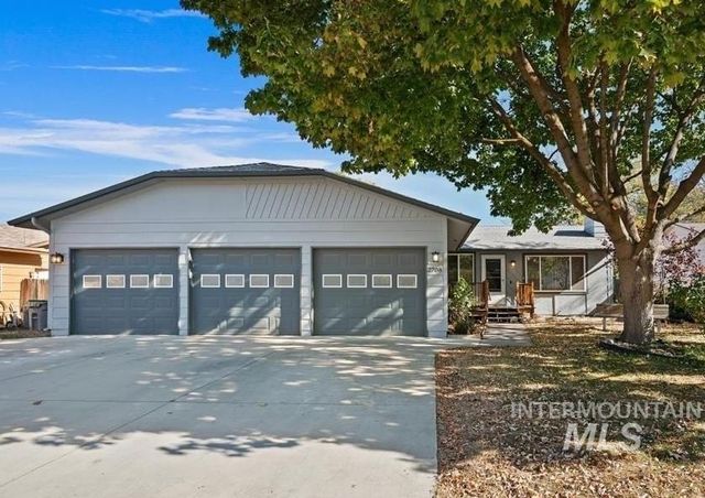 2708 N Ash Park Ln, Boise, ID 83704 property photo