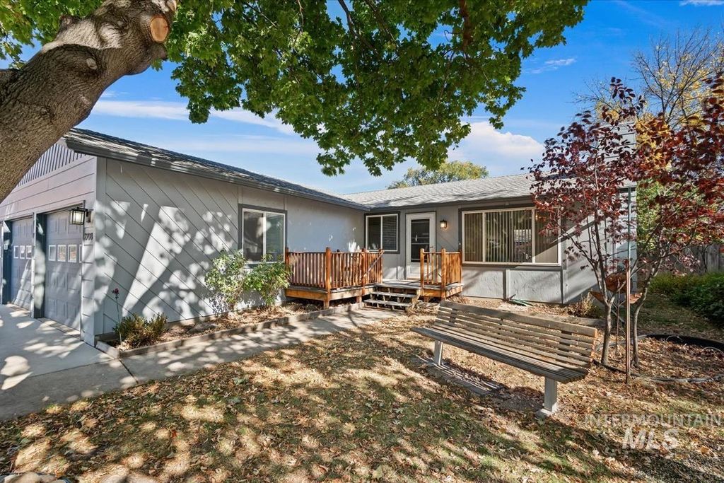 2708 N Ash Park Ln, Boise, ID 83704 photo 3