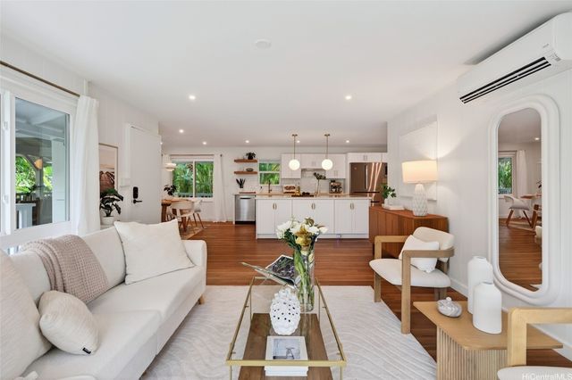 1453 Aalapapa Drive, Kailua, HI 96734