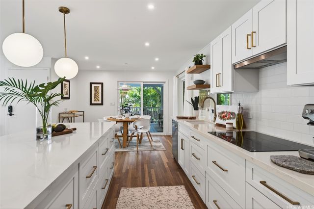 1453 Aalapapa Drive, Kailua, HI 96734