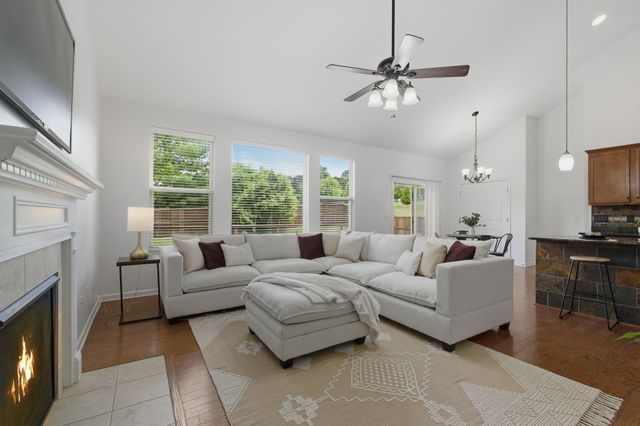 7637 Kemberton Dr, E, Nolensville, TN 37135