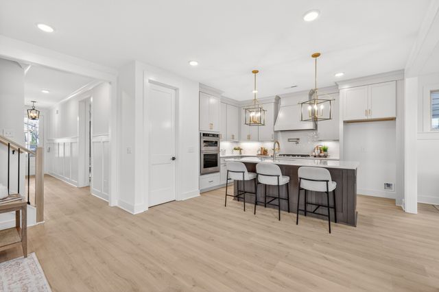 500 Eastboro Dr, Nashville, TN 37209