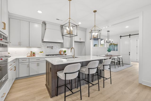 500 Eastboro Dr, Nashville, TN 37209
