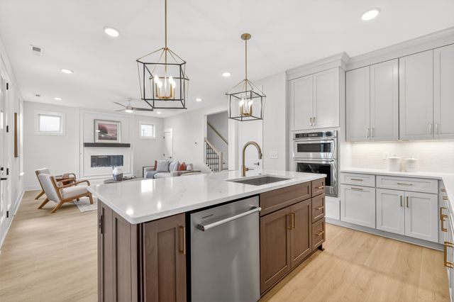500 Eastboro Dr, Nashville, TN 37209