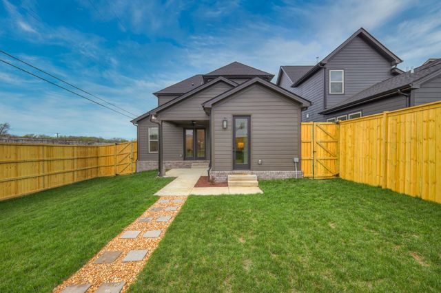 500 Eastboro Dr, Nashville, TN 37209